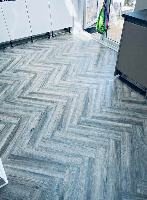 LVT 023 HERRINGBONE - HYDRO LOC 5/1X126X610